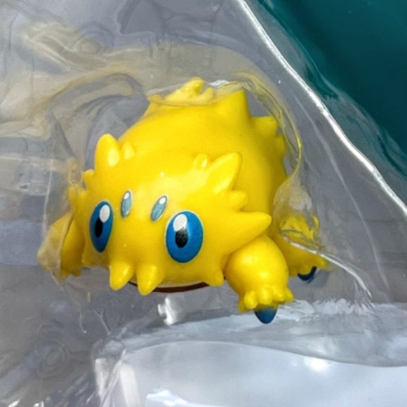 New Jazwares Pokémon Clip 'N' Go Net Ball & Battle Figure - Joltik - Picture 3 of 7